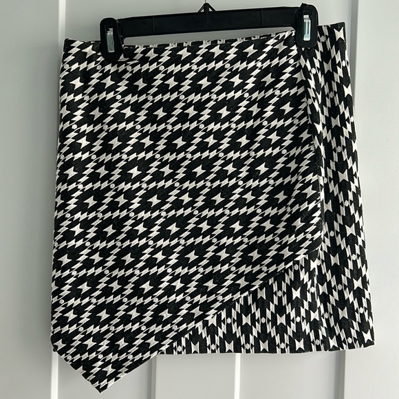 H&M asymmetrical skirt - Picture 1 of 6